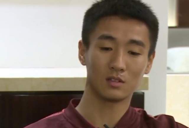 男女边吃奶边做边爱视频